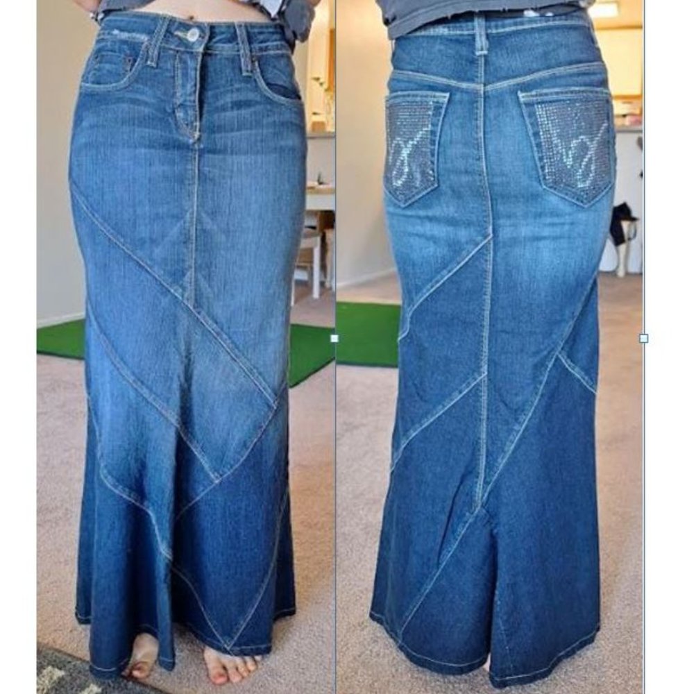 Bebe Vintage Denim Mermaid Maxi Skirt  Pockets With Rhinestones , Size 25